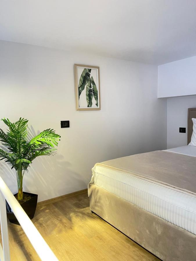 Duplex Lungomare Suites Vlore Ngoại thất bức ảnh
