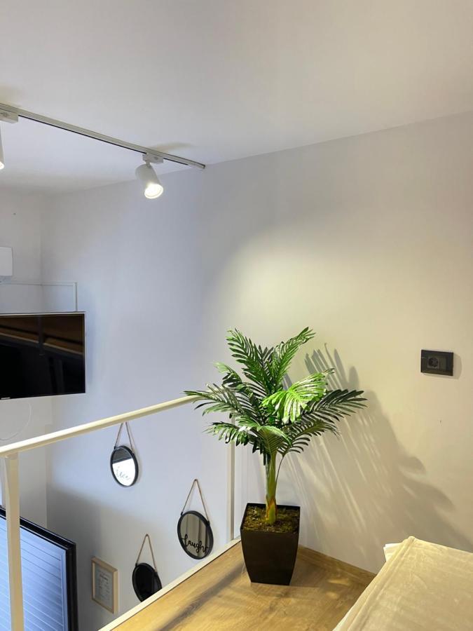 Duplex Lungomare Suites Vlore Ngoại thất bức ảnh