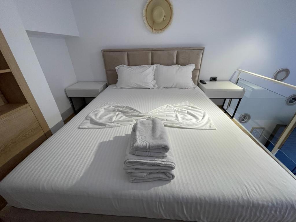 Duplex Lungomare Suites Vlore Ngoại thất bức ảnh