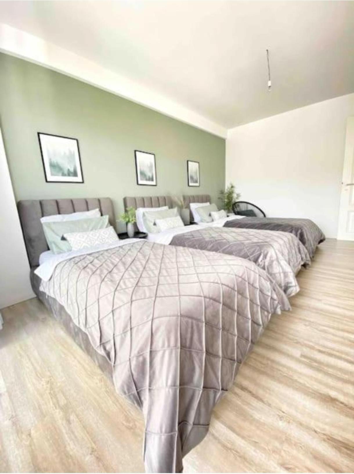 Duplex Lungomare Suites Vlore Ngoại thất bức ảnh
